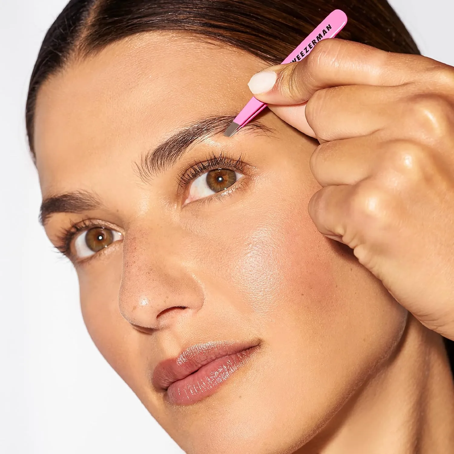 Tweezerman Mini Slant Tweezer - Tweezers for Eyebrows, Travel Tweezers for Eyebrows, Facial Hair, Ingrown Hair (Neon Pink)